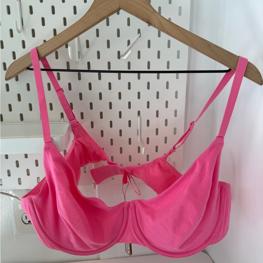 SKIMS Pink Underwire Bra